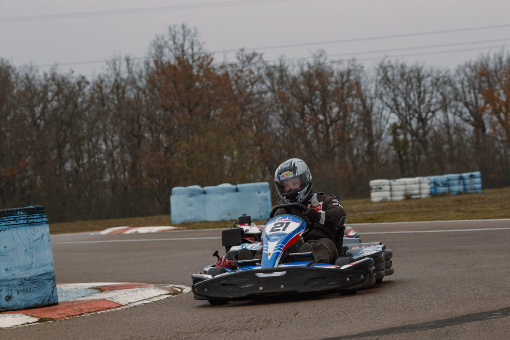 Circuit-dijon-prenois karting de location RX7
