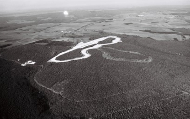 Photo historique montrant l'histoire du Circuit Dijon Prenois