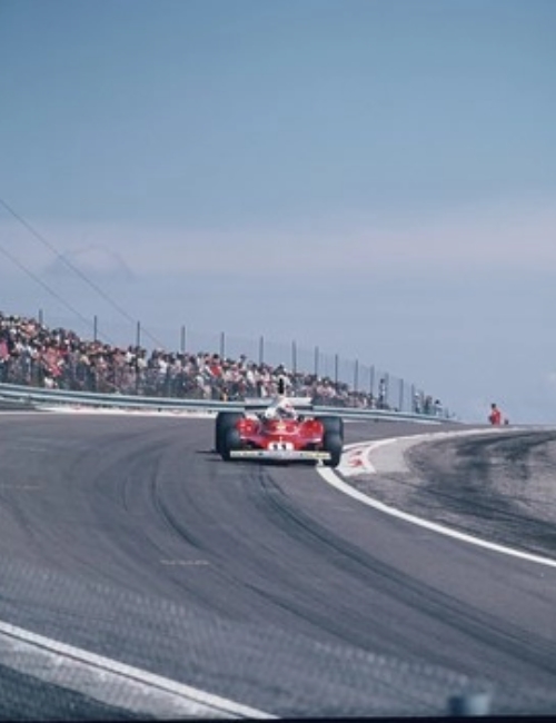 Photo historique montrant l'histoire du Circuit Dijon Prenois